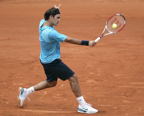 西班牙网球队血洗法国网球队,费德勒制霸全场的简单介绍 西班牙网球队血洗法国网球队,费德勒制霸全场的简单介绍