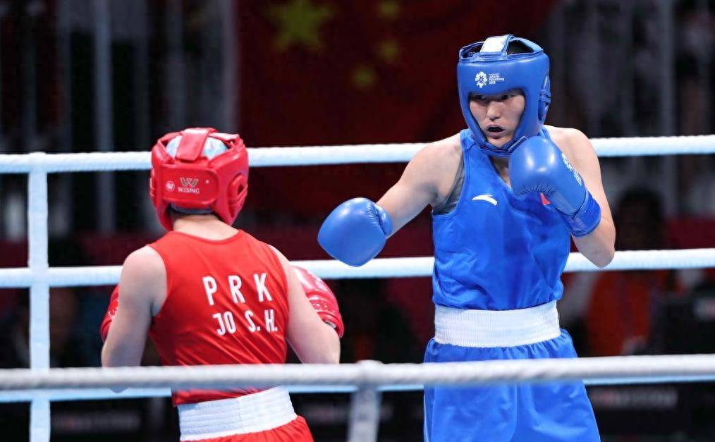 拳击战术调整奏效，成功扭转局势