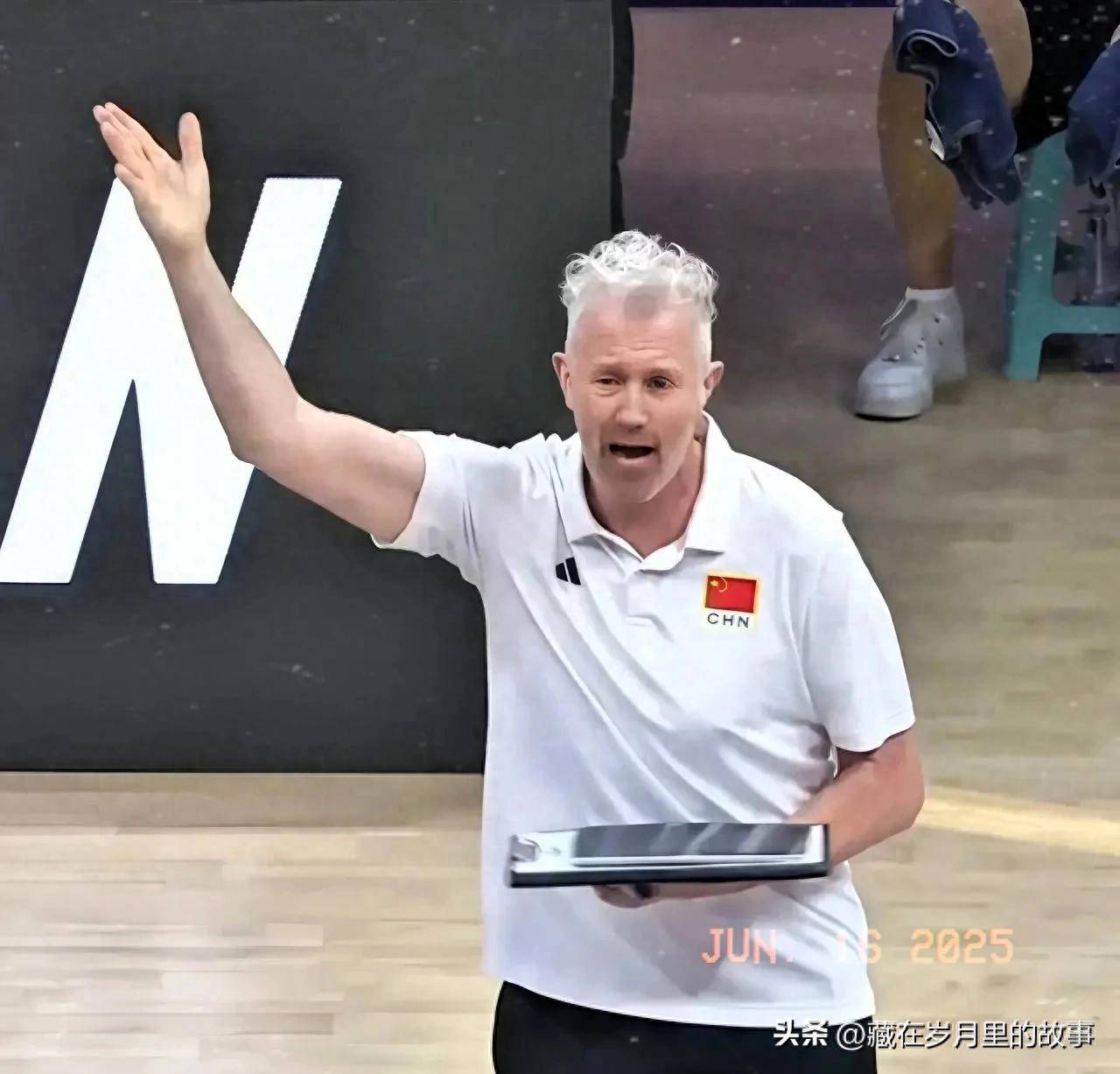 拳击队主教练发声，誓言带队登顶的简单介绍