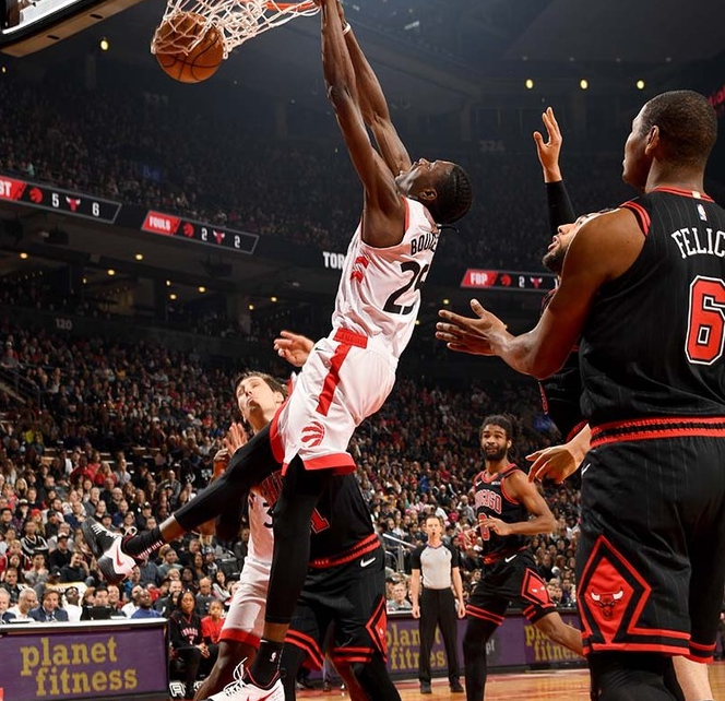 四川队完胜猛龙,拉文惊艳四座 四川队完胜猛龙,拉文惊艳四座