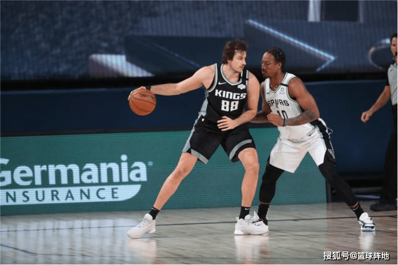 四川队横扫马刺，麦科勒姆刷新纪录