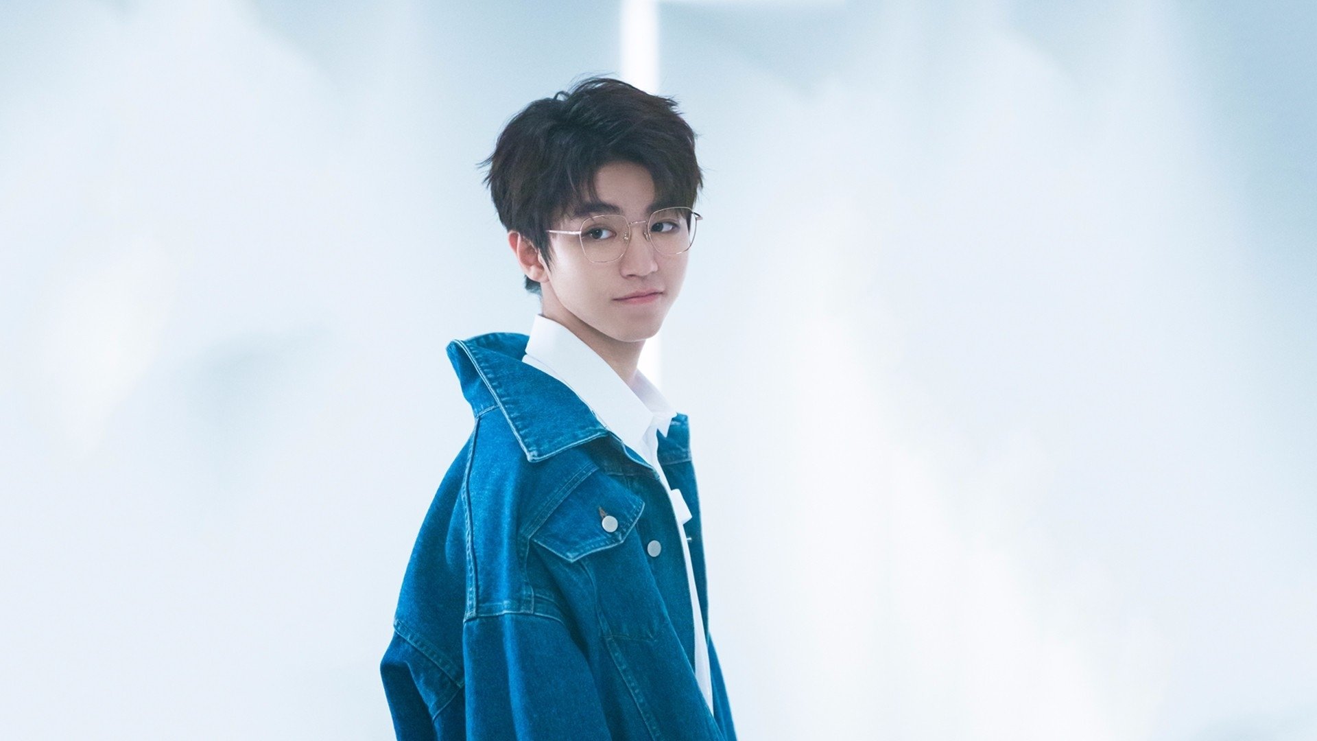 跨界双雄,黄蜂制霸新疆队,库里在欧冠半决赛接管比赛